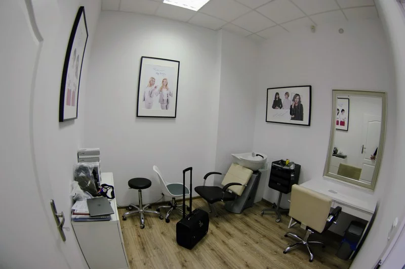 Salon peruk we Wrocławiu Salon peruk we Wrocławiu - Rokoko